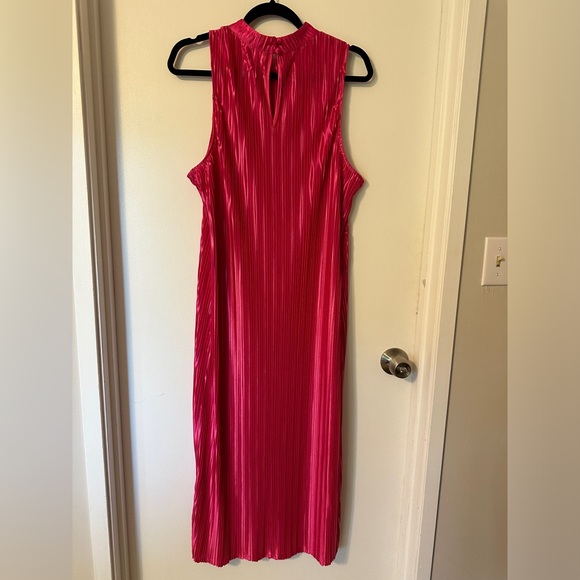 Forever 21+ Hot Pink Pisse Pleated Mock Neck Sleeveless Midi A-line Dress 2X - Picture 7 of 12